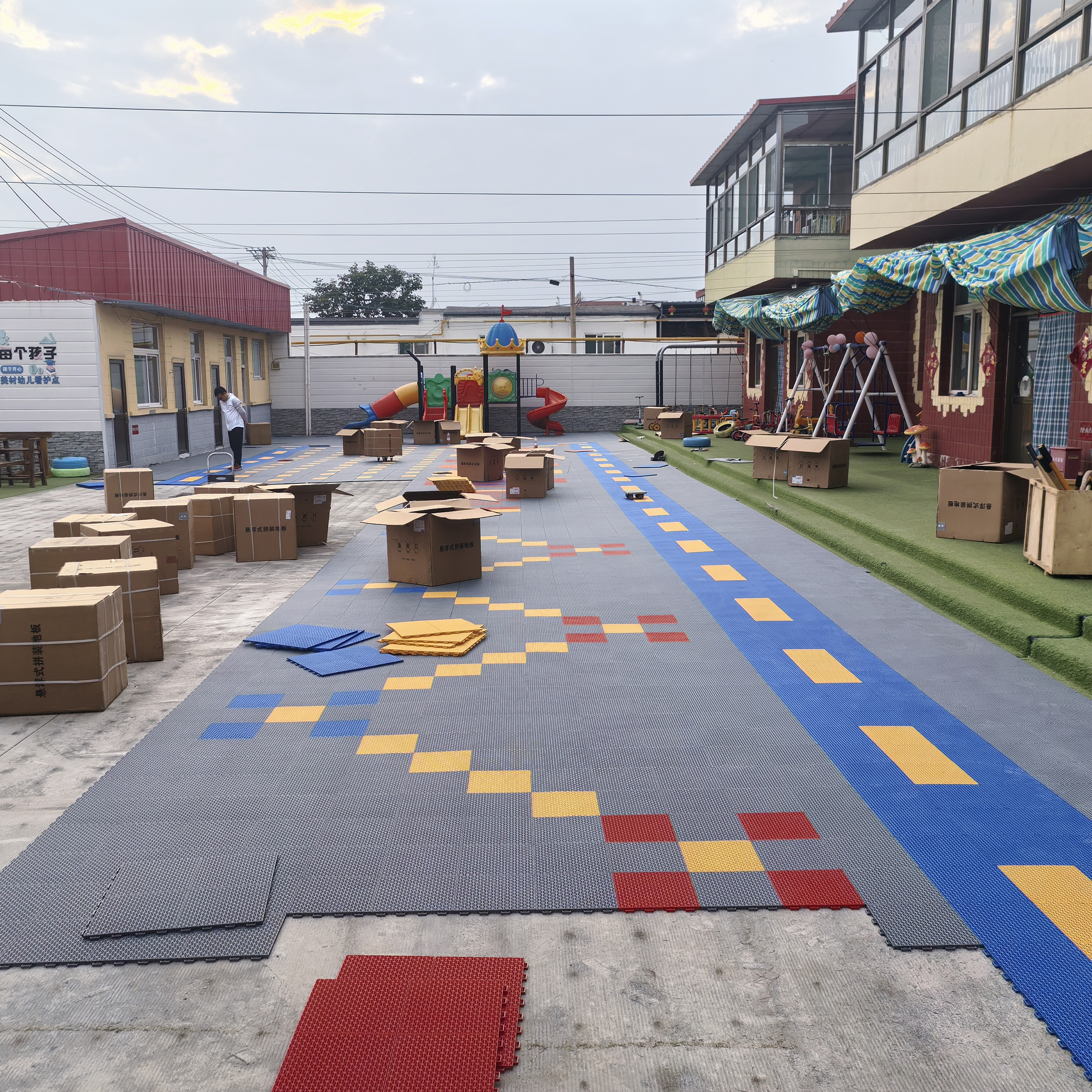 OEM Customized Indoor/Outdoor  – Outdoor Sport Court Flooring recenzja i cena